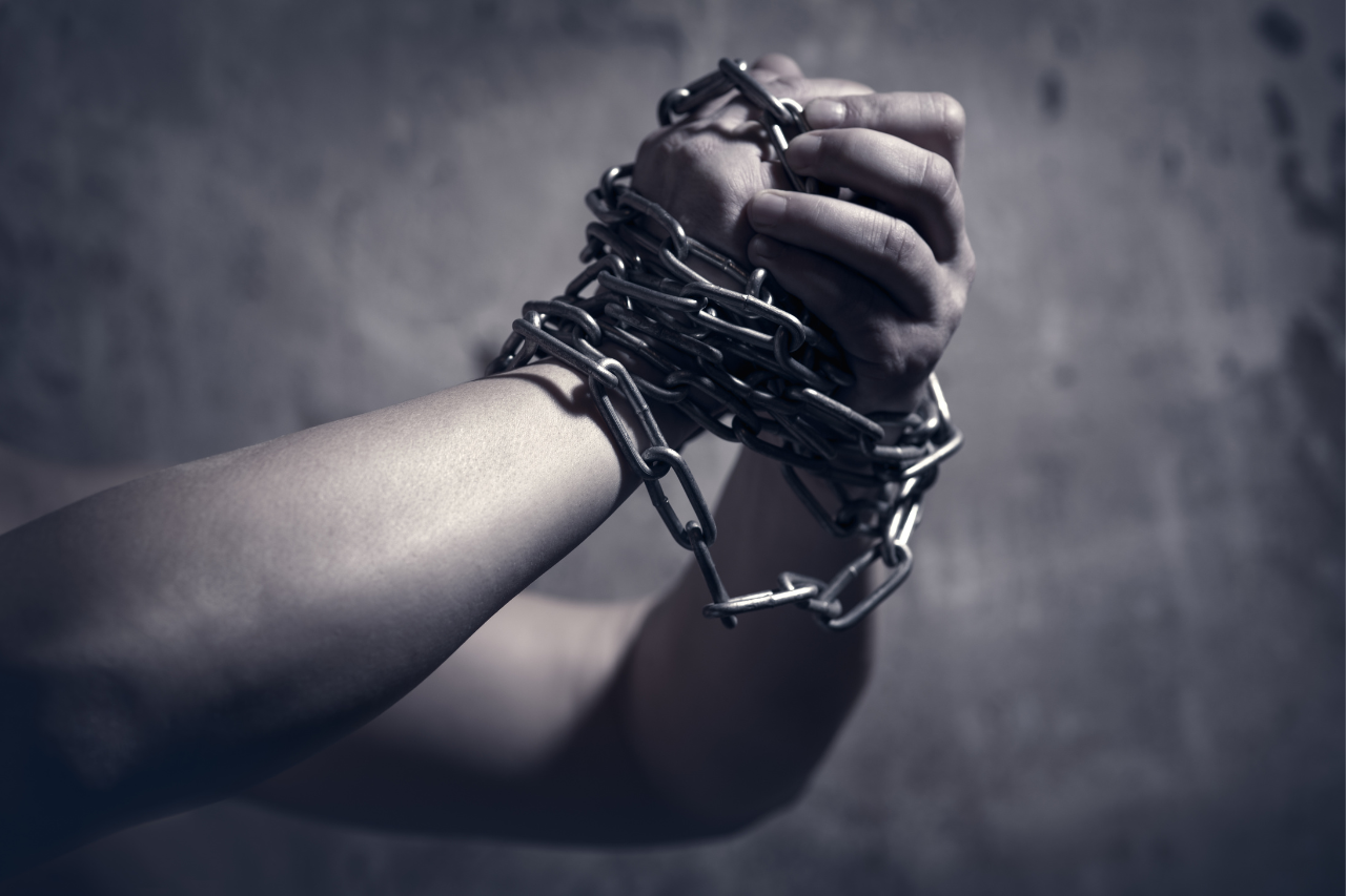 4 Powerful Prayers to Break Curses and Spiritual Bondage