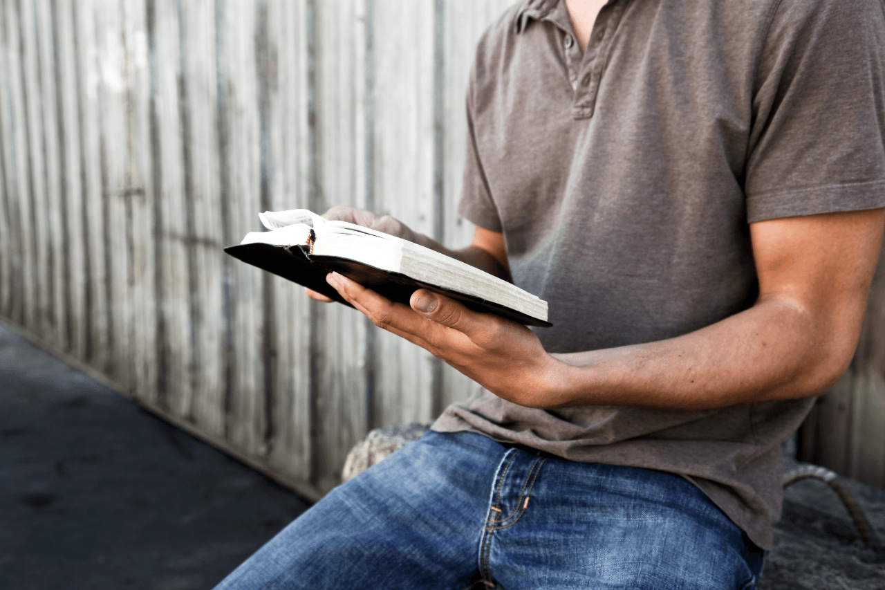 Best Study Bible for Men of Faith: Our Top 9 Picks Best bible for men
